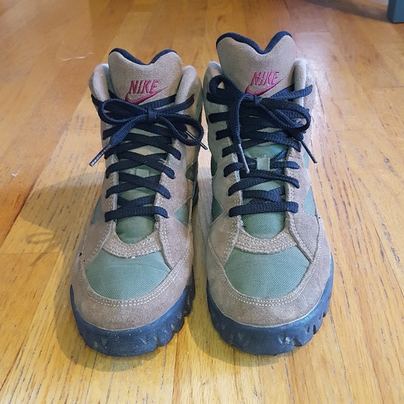 nike hiking boots for women